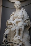 Begijnhof 30 - zittende Maria met kind (foto 2).jpeg