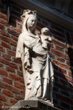 Kastanjeboomstraat 30 -Staande Maria met Kind (Koningin)