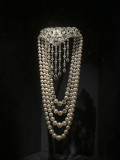 Spectacular exhibit, draping clasp and pearls