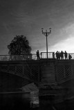 Photophoneurs sur un pont