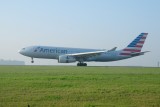 American Airbus A330-200 N284AY