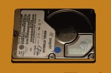 <stong>Disque dur Seagate (1995) / Hard Drive Seagate (1995)</strong>