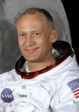 <strong>Buzz Aldrin</strong>