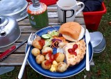2017083041 camping dinner Arbois.jpg