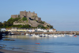 Quickly rising tide, Gorey Pier and Mont Orgueil Castle