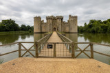 IMG_8457.CR3 View of the NE Tower, Gatehouse, the causway and the NW Tower - Bodiam Castle - © A Santillo 2019