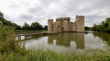 IMG_8459.CR3 View of the NE Tower, Gatehouse, the causway and the NW Tower Bodiam - Castle - © A Santillo 2019