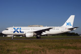 XL AIRWAYS AIRBUS A320 CDG RF IMG_8142.jpg