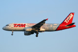 TAM AIRBUS A320 GRU RF 5K5A9465.jpg