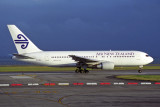 AIR NEW ZEALAND BOEING 767 200 AKL RF 1611 36.jpg