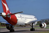 QANTAS AIRBUS A300 SYD RF 790 10.jpg