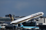 SINGAPORE AIRLINES BOIENG 777 300 SYD RF 002A2630.jpg