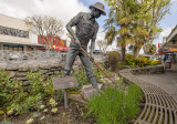 statue of market gardener in Levin