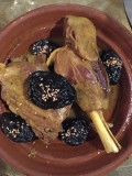 Chicken and prune tagine with sesame seeds - Moroc i9917