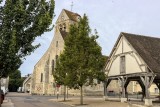 Beaumont du Gatinais-Eglise et la halle_0850D.jpg