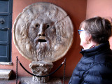 Looking at the Boca della Verità .. 8976