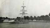 1964, 24TH AUGUST - RALPH EDWARDS, DRAKE DIV. MANNING THE MAST ON PARENTS DAY 1965, 02.