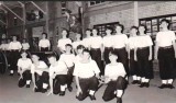 1971, 26TH FEBRUARY - ROBBIE ROBERTS, 23 RECR., LEANDER THEN ANSON AND KEPPEL, 11 CLASS, FIELD GUN CREW FOR FAMILYS DAY