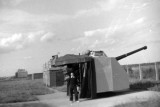 1966, 14TH NOVEMBER - CHRIS KNIGHT, 89 RECR., DUNCAN, 13 MESS, WITH 4 INCH GUN AGAIN.jpg