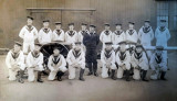 1918 - FIELD GUN CREW, WITH INSTRUCTOR..jpg