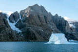 Iceberg in fjord - IJsberg in fjord