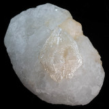 Doubly terminated sharp powellite crystal (36 mm) with stilbite on chalcedony, Jalgaon, Maharashtra, India