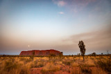 DSC_7412 Uluru sunrise with moon