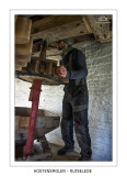 Putting the drivegear in the spurwheel