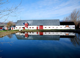 La grange et son reflet