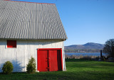 les portes rouges du paysage