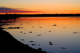 fleuve orange sous ciel orange