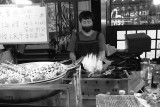 Myeong-dong (명동) - Guy cook cuttlefish and speak Chinese