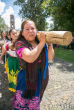 Women carrying the palo encebado