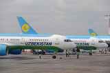 Uzbekistan B757 at Tashkent