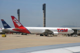 TAM B767 (PT-MSQ) with a USAirways B767 at Rio de Janeiro