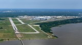 High Cross Wind landing at Mobile Downtown Airport and American Airlines Boeing 737 Parking, Alabama 384