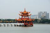 84_Wuliting in the fog, Kaohsiung.jpg  高雄 五里霧中的五里亭   