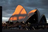 110325_185421_4359 Final Light On The Opera House (Fri 25 Mar 11)