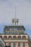 En haut de la tour, un caf et une terrasse tout autour - On top of this tower, a cafe and a terrasse all around