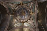 Lintrieur de cette basilique est un joyau dlgance et de raffinement!