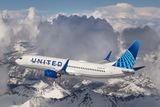 UAL 737-800 N37267 Airborne.jpg