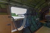 Boeing B-17G Waist Gunners Positions