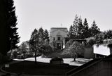 berkeley_mclaughlin_hall_2005_11_rt.jpg