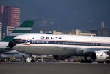 DELTA MD11 HKG RF FUJI.jpg