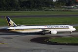 SINGAPORE AIRLINES BOEING 787 10 SIN RF 002A1757.jpg