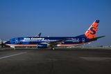 SUN COUNTRY BOEING 737 800 LAX RF F.jpg