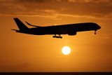 AIRBUS A350 900 OKA RF 002A4267.jpg