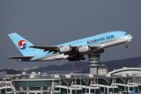 KOREAN AIR AIRBUS A380 ICN RF 002A3877.jpg