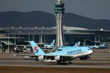 KOREAN AIR AIRBUS A380 ICN RF 002A3873.jpg