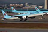 KOREAN AIR BOEING 777 300ER ICN RF 002A3959.jpg
